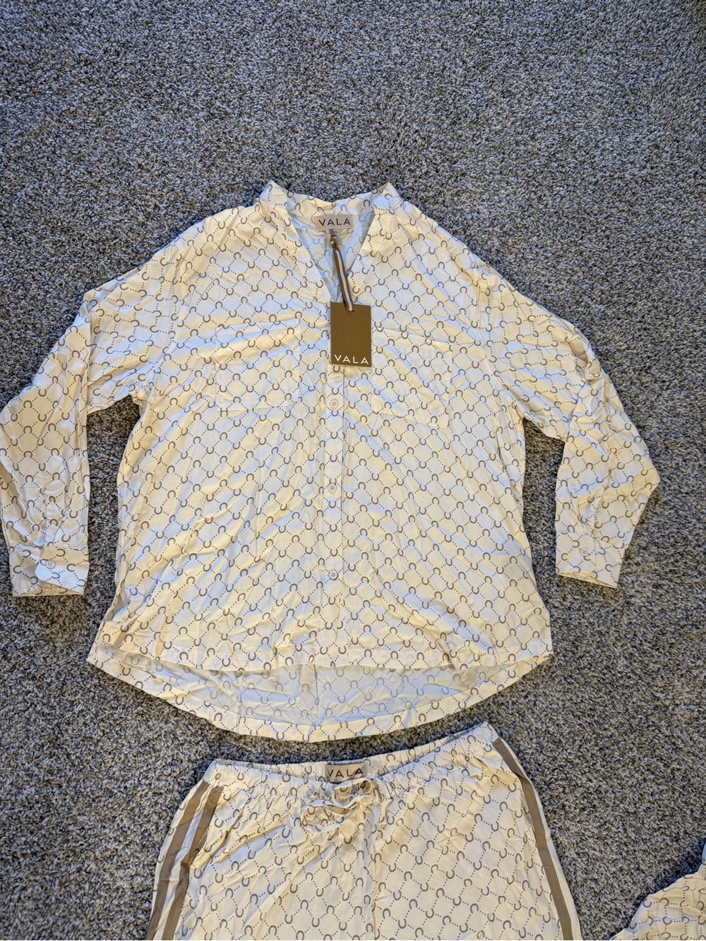 New Vala Horse Shoe Long Pajama Set, size XL. - Picture 10 of 10